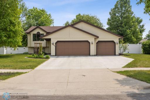 2622 33rd Avenue S, Fargo, ND 58104