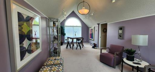 Lofted area bonus room