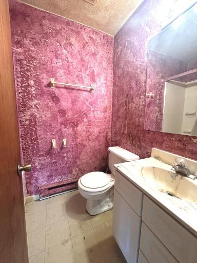 302 State Avenue S, Warroad, MN 56763