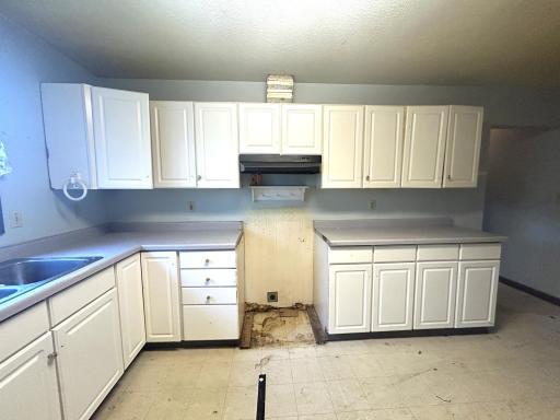 302 State Avenue S, Warroad, MN 56763