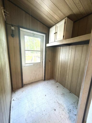 302 State Avenue S, Warroad, MN 56763