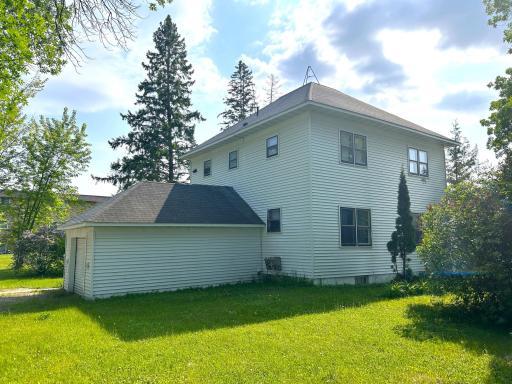 302 State Avenue S, Warroad, MN 56763