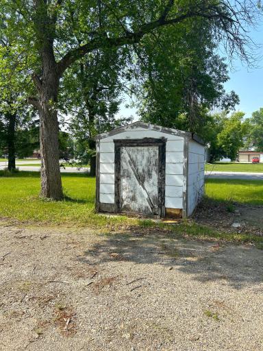 302 State Avenue S, Warroad, MN 56763