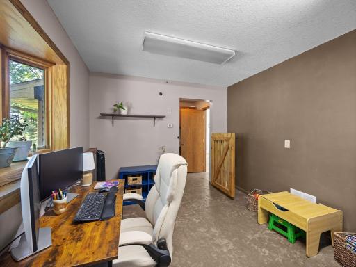 The office makes for a perfect workspace.