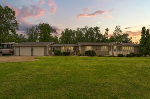 18221 Roberds Lake Boulevard, Faribault, MN 55021