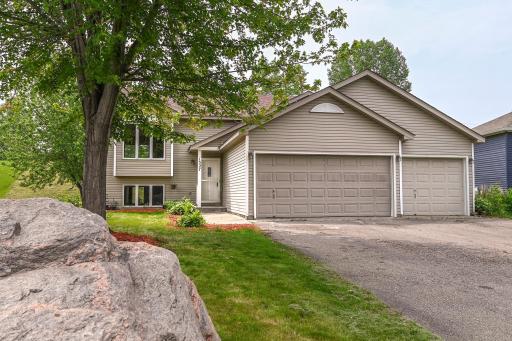 1527 Harvest Lane, Shakopee, MN 55379