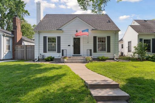 2106 Pinehurst Avenue, Saint Paul, MN 55116