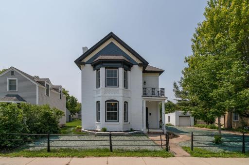 121 N Hickory Street, Chaska, MN 55318