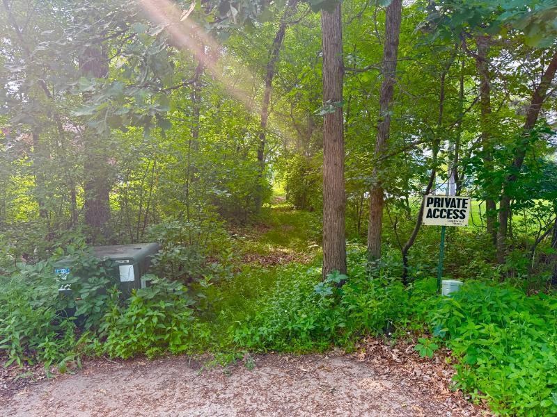 Private Association Access to Dade Lake