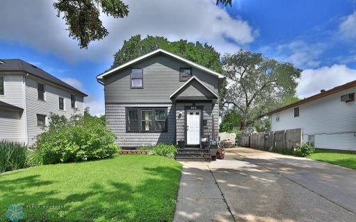 402 23rd Street S, Fargo, ND 58103