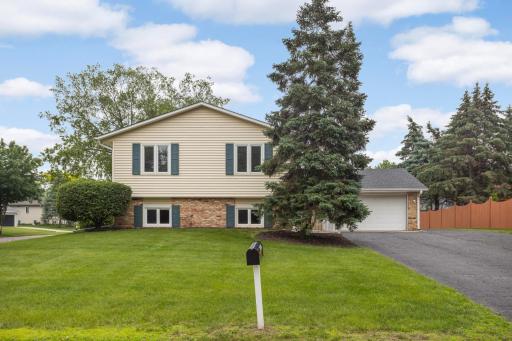 15704 Henna Court, Saint Paul, MN 55124