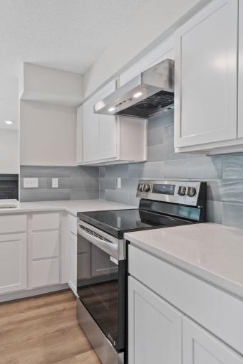 8636 Wood Cliff Circle S, Bloomington, MN 55438