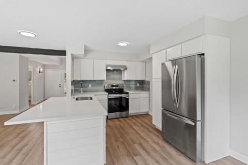 8636 Wood Cliff Circle S, Bloomington, MN 55438