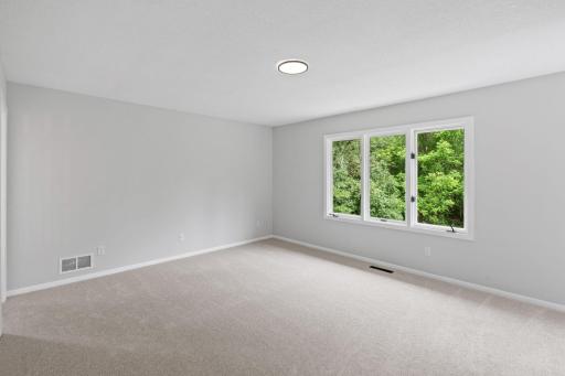 8636 Wood Cliff Circle S, Bloomington, MN 55438