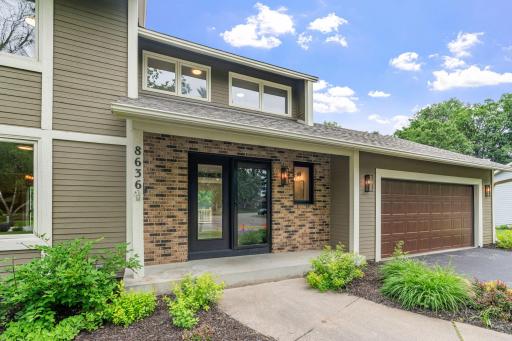 8636 Wood Cliff Circle S, Bloomington, MN 55438