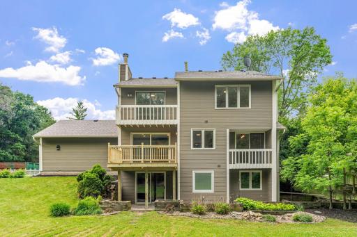 8636 Wood Cliff Circle S, Bloomington, MN 55438