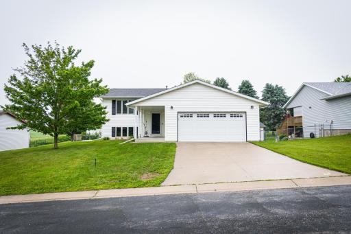 415 3rd Street NW, Elgin, MN 55932