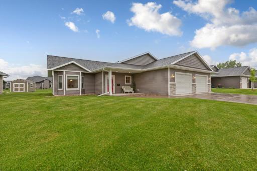 755 Escalade Lane SE, Owatonna, MN 55060