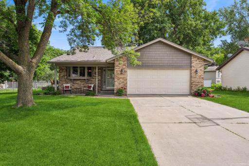 Welcome to this fantastic home situated on a prime flat lot in a fantastic Plymouth neighborhood. Close to lots of nearby parks and major freeways for commutes.