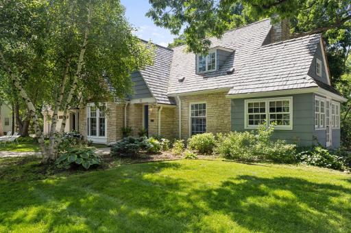 512 Janalyn Circle, Golden Valley, MN 55416