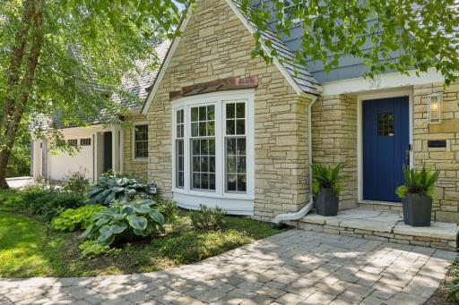 512 Janalyn Circle - Golden Valley, Minnesota