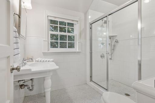 512 Janalyn Circle - Golden Valley, Minnesota