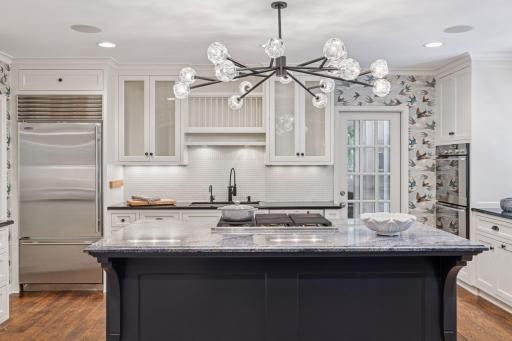 512 Janalyn Circle - Golden Valley, Minnesota