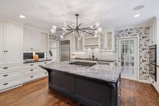 512 Janalyn Circle - Golden Valley, Minnesota