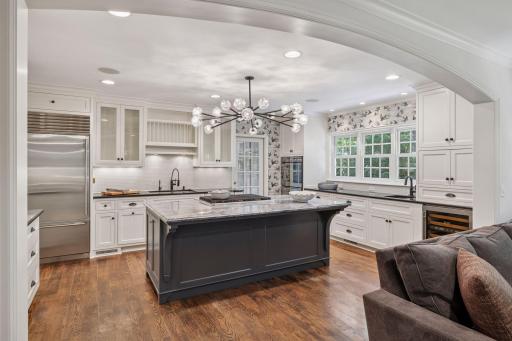 512 Janalyn Circle - Golden Valley, Minnesota