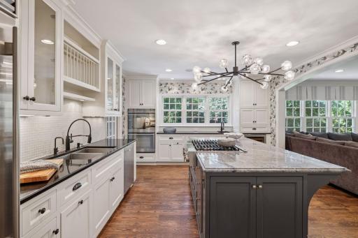512 Janalyn Circle - Golden Valley, Minnesota