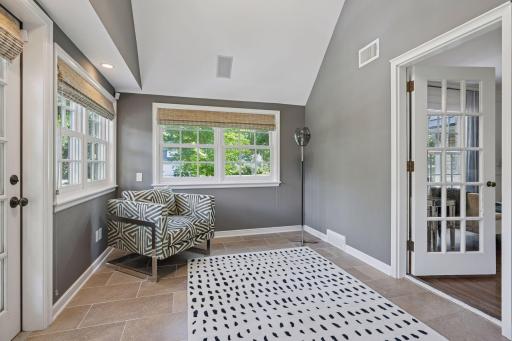 512 Janalyn Circle - Golden Valley, Minnesota