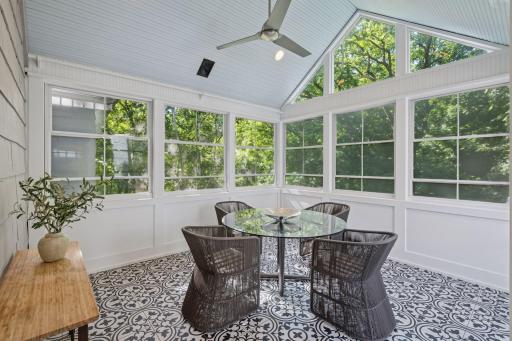 512 Janalyn Circle - Golden Valley, Minnesota