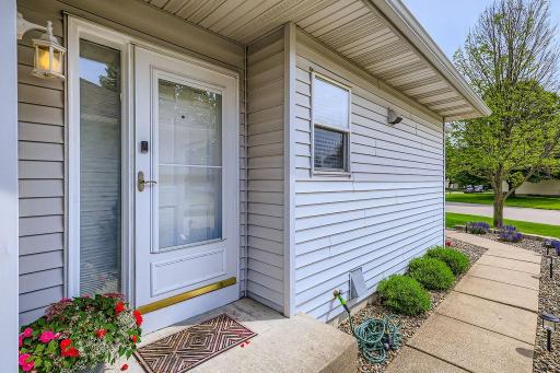398 Bluebird Lane, Saint Paul, MN 55125