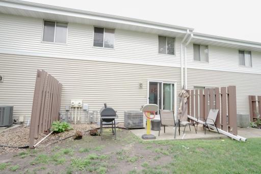 2363 Dorland Lane E, Maplewood, MN 55119