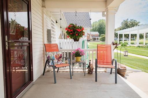 06 porch.jpg