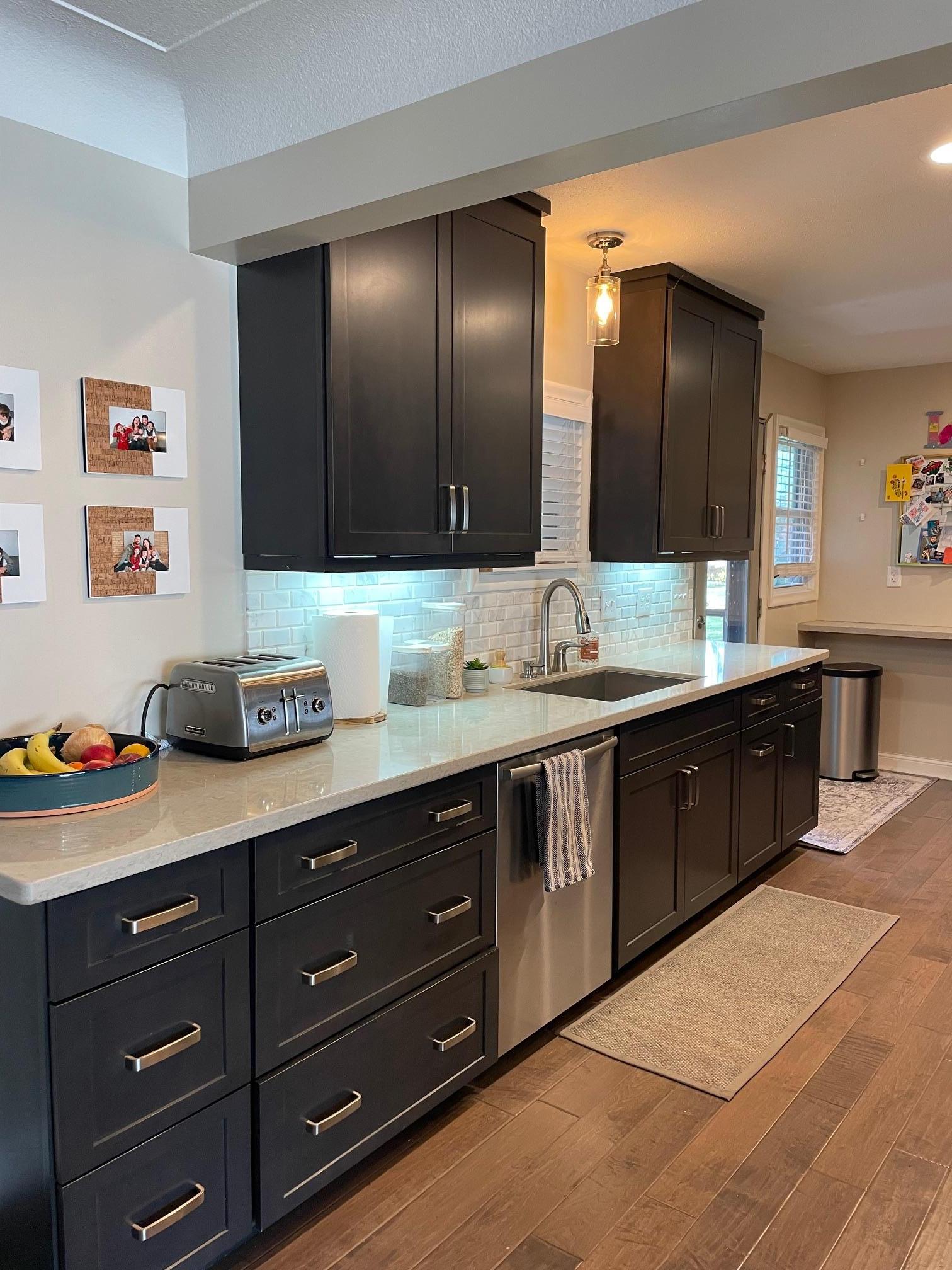 Such a pretty kitchen!