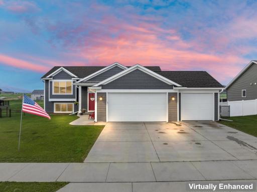 2105 Elk Run Drive SE, Pine Island, MN 55963