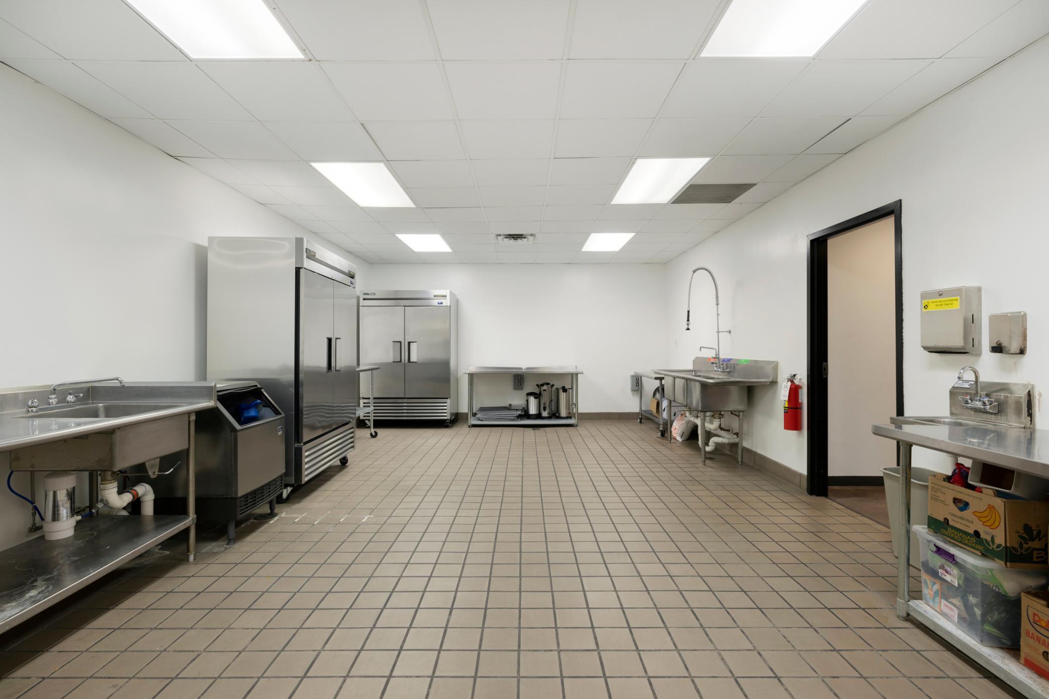 Former Creative Church - Hwy 65 NE_026.jpg