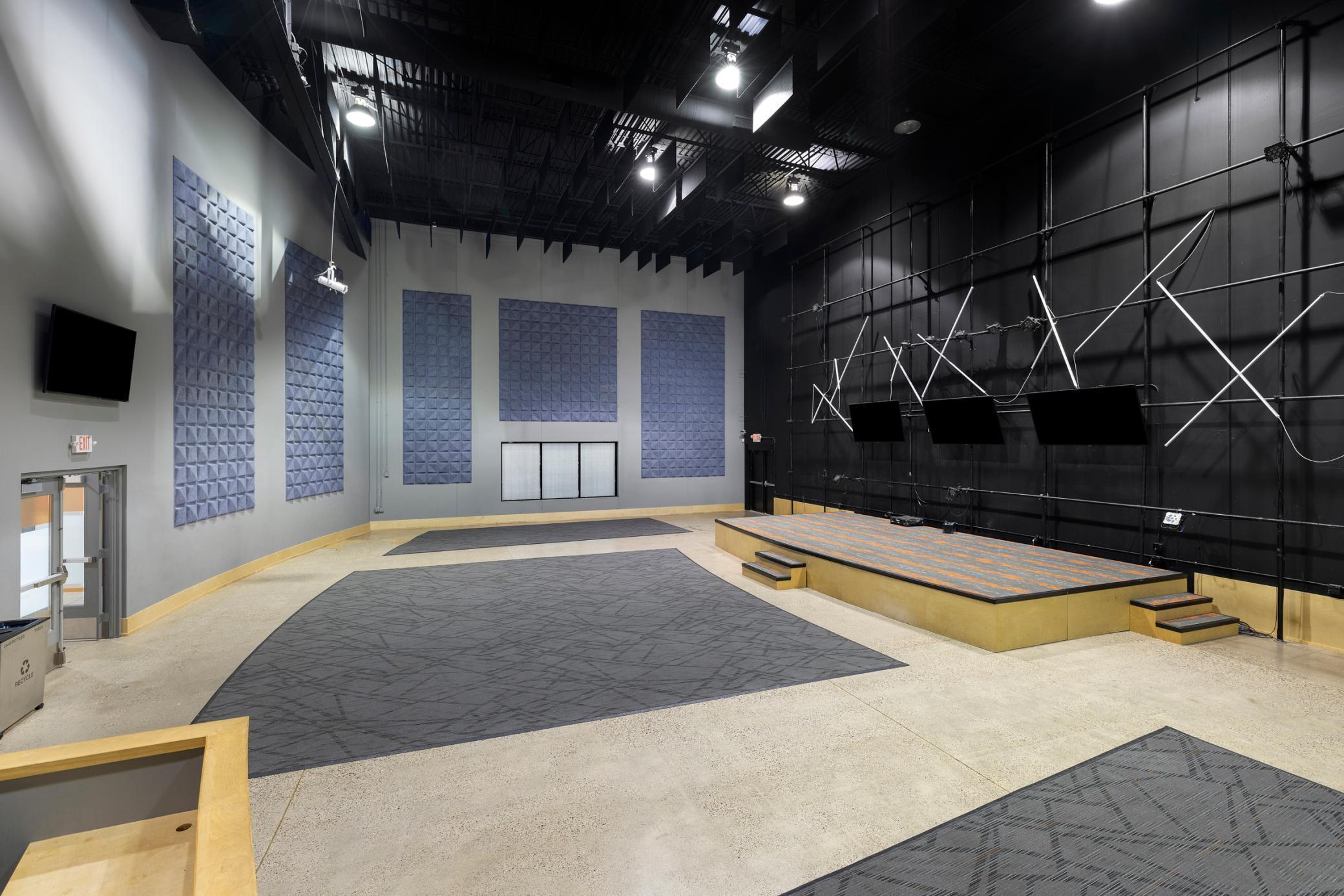 Former Creative Church - Hwy 65 NE_009.jpg