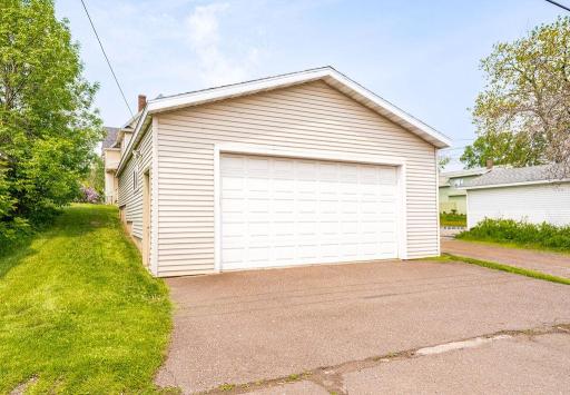 3820 W 6th Street, Duluth, MN 55807