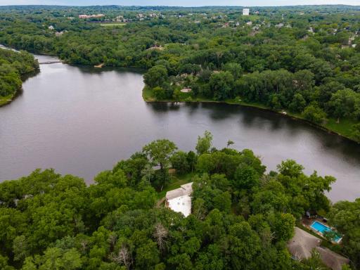 A Lakefront Oasis