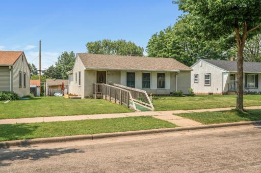 1680 Iowa Avenue E, Saint Paul, MN 55106