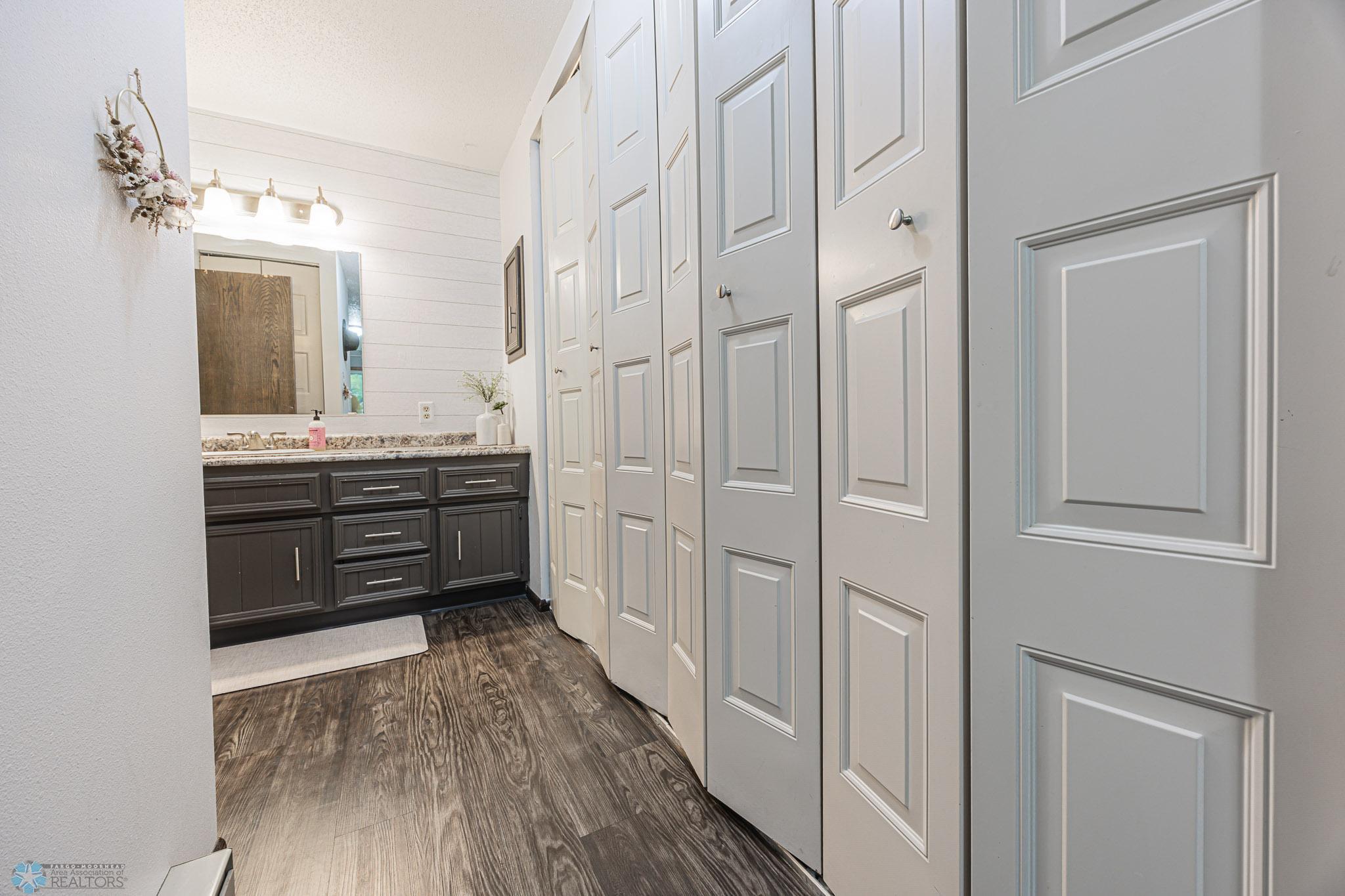 1430 5th St N Unit 104, Fargo, ND 58102-24.jpg