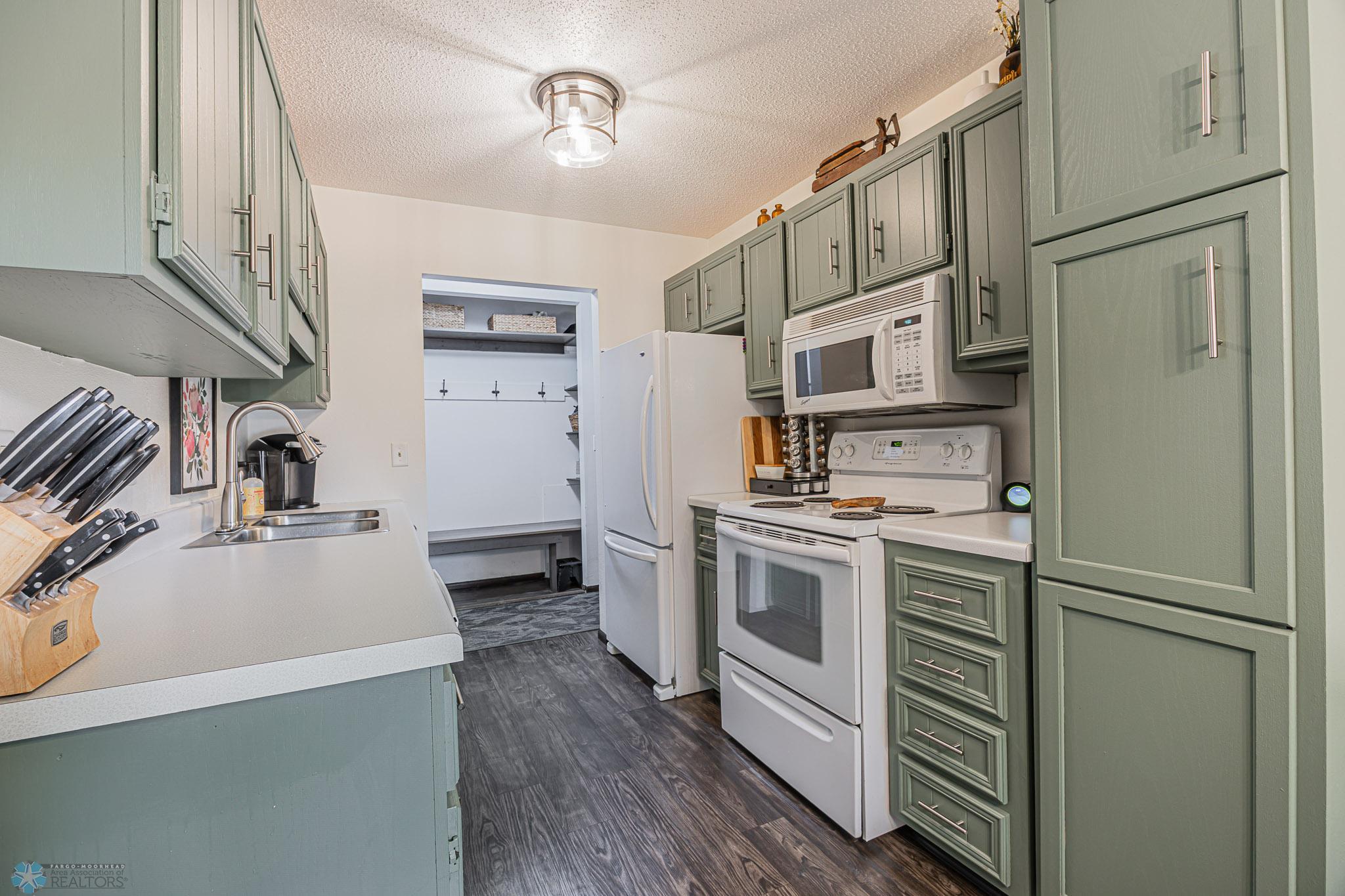 1430 5th St N Unit 104, Fargo, ND 58102-11.jpg