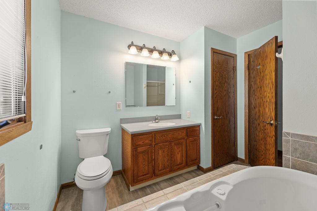 Full Bathroom. Linen closet.