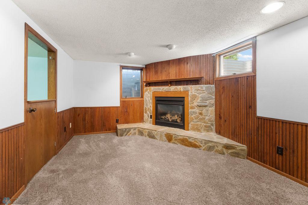 Gas fireplace w/ stone surround