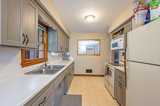 1149 7th Ave S South Saint Paul MN-18.jpg