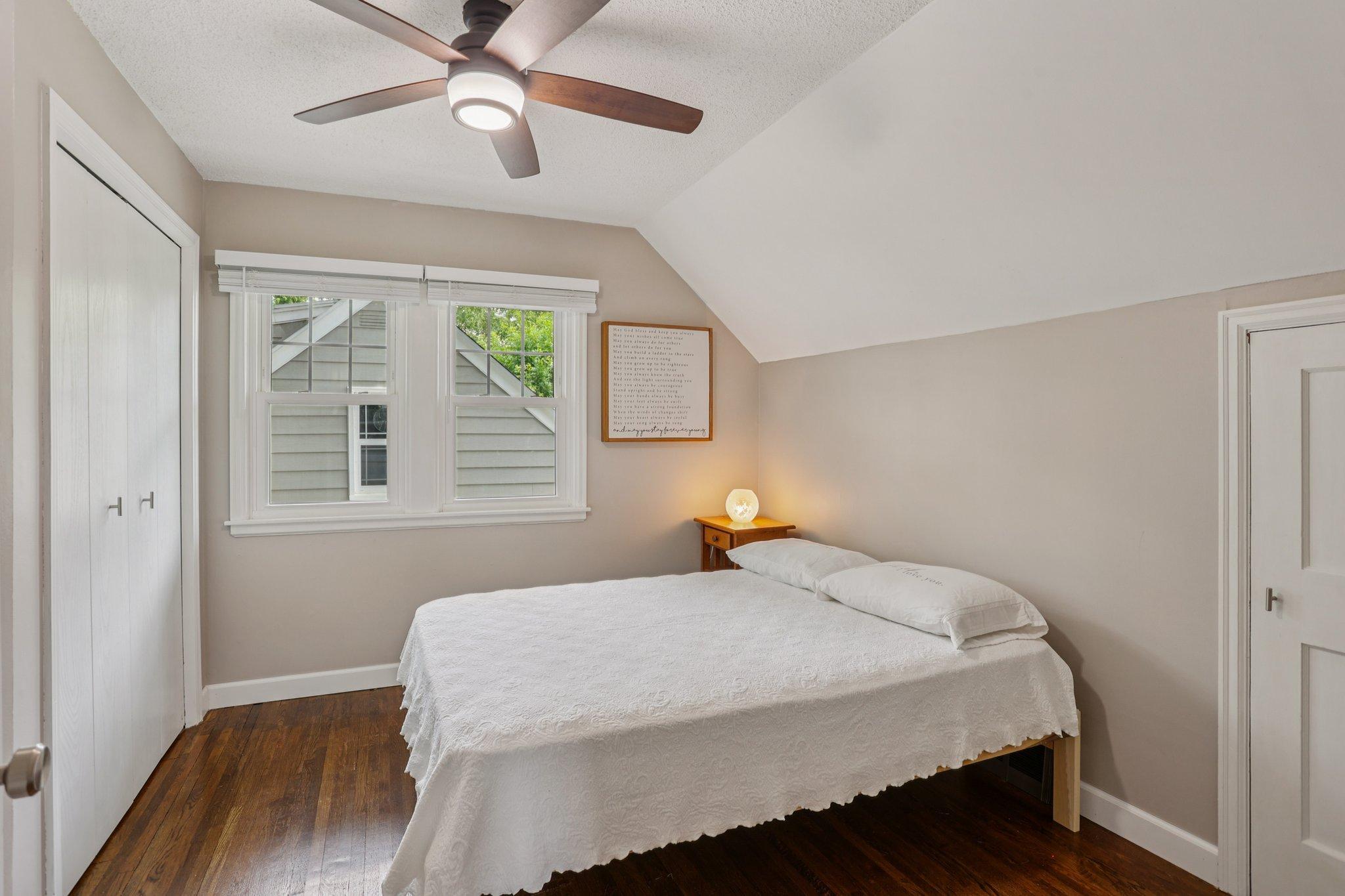 27-web-or-mls-Xerxes Ave N-1906-018.jpg