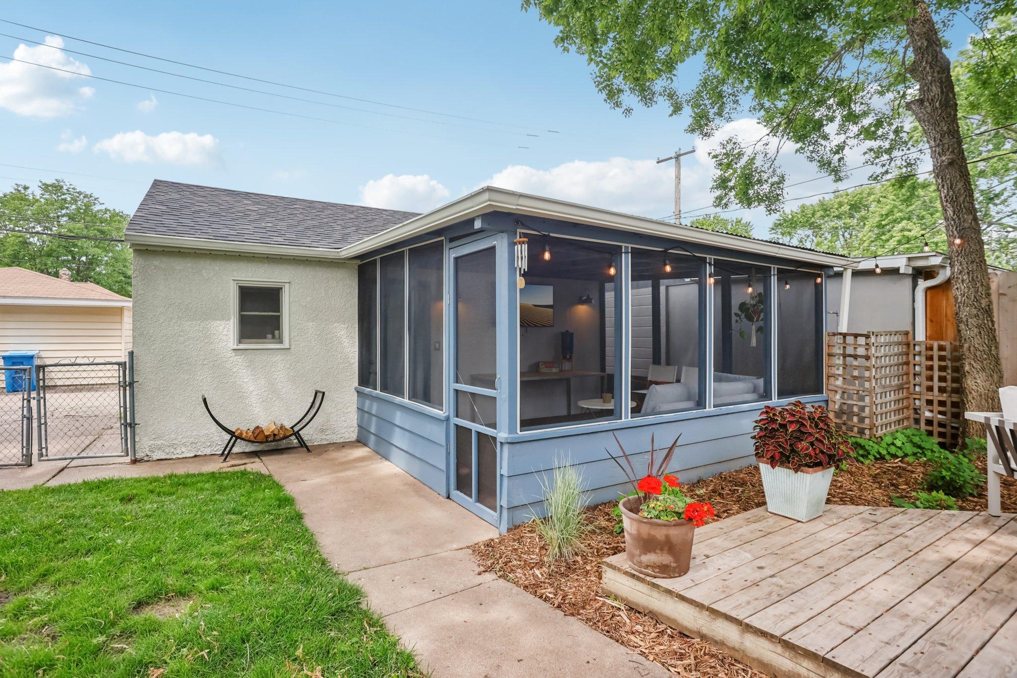48-web-or-mls-Xerxes Ave N-1906-039.jpg
