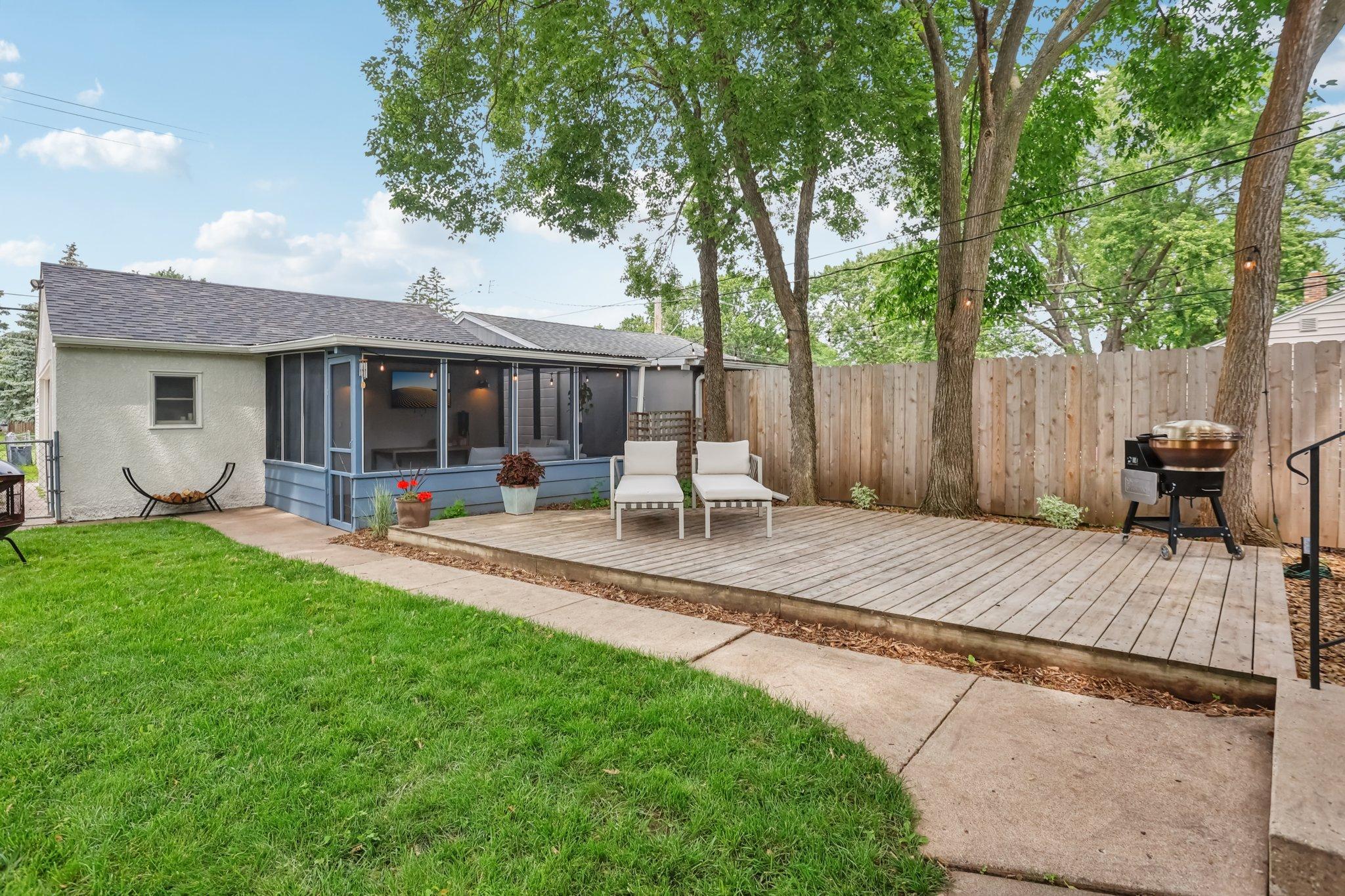 46-web-or-mls-Xerxes Ave N-1906-037.jpg